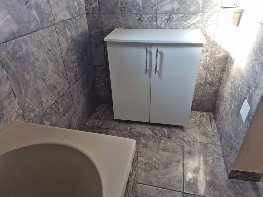 2 Bedroom Property for Sale in Kwazakhele Eastern Cape